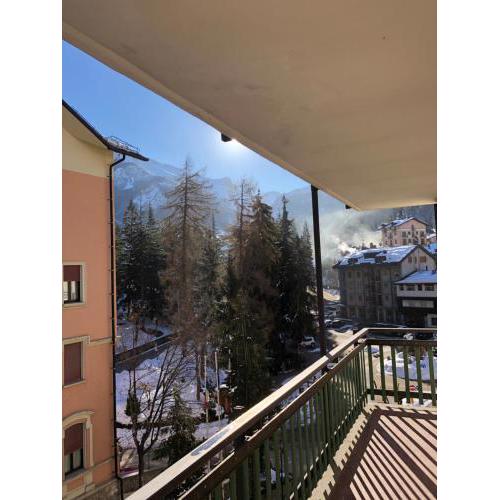 A bright flat at Limone P.