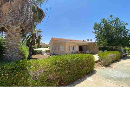 A cheerful chalet villa few steps to the beachside
