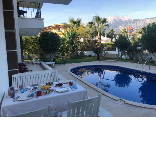 A cozy flat 200 m to the beach with a mountain view