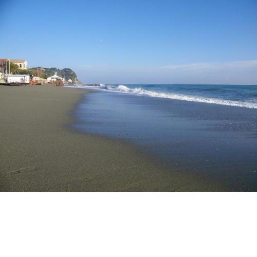 A due passi dal mare appartamento con giardino