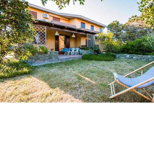 A few meters from the sea, with private garden - A pochi passi dal mare, con giardino privato