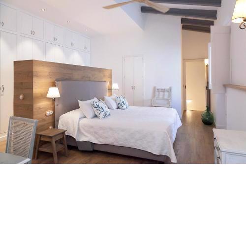 A historic XVI century beach home near Barcelona