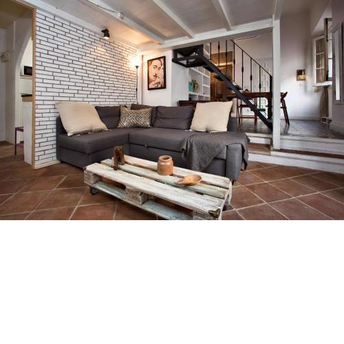A relaxed bohemian vibe in Old town