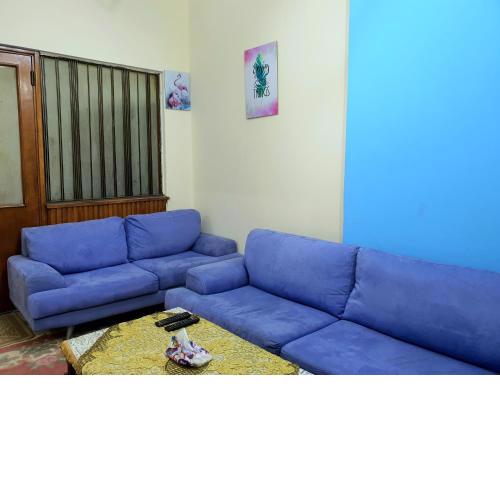 A Special room in downtown Cairo for men only