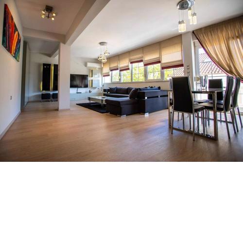 A Stylish Apartment In The Center Of Kastoria