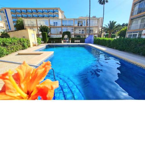 A un paso de la playa con piscina privada