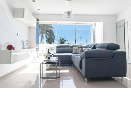 A002 - Apartamento con vistas al mar y al Club Náutico de Moraira