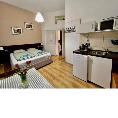 A13 Parliament Sunflower Cozy Apartment