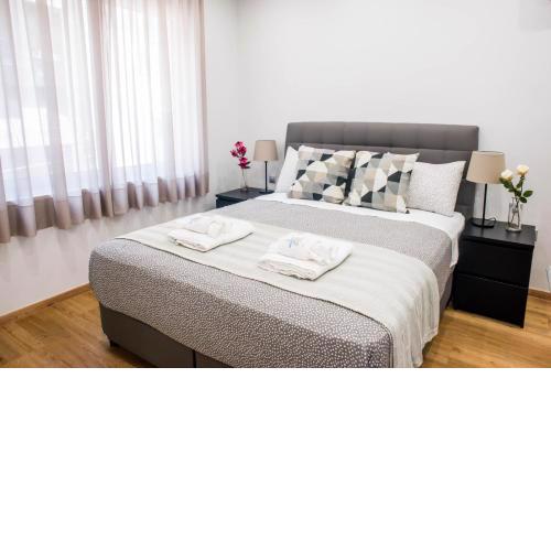 A22 Irresistible modern flat with balcony@centre