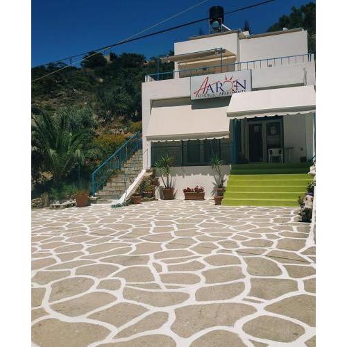 Aaron Studios Apartments