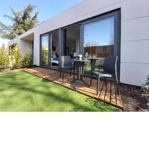Acero y Piedra Apartamentos con jardín privado