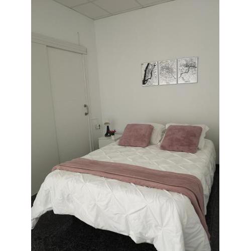 Acogedor apartamento con excelente ubicación.