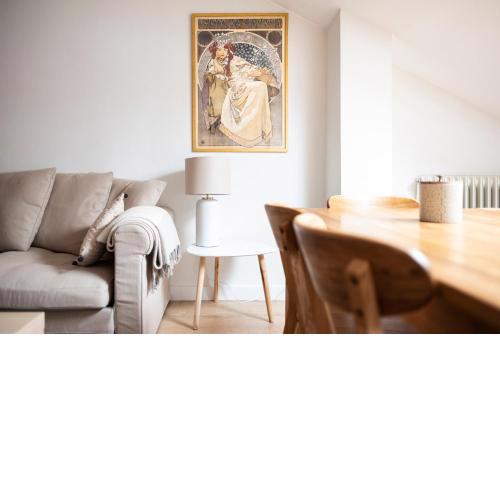 ACOGEDOR APARTAMENTO EN BIESCAS CON CHIMENEA Y GARAJE