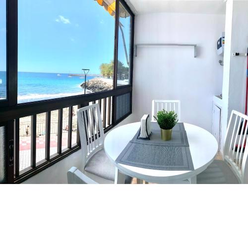Acogedor estudio con vistas al mar by iRent Today