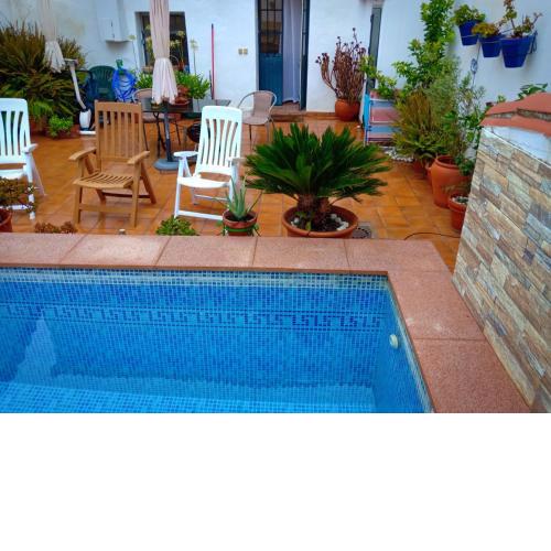 Acogedora casa de pueblo con piscina