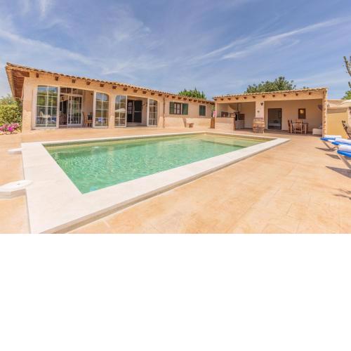 Acogedora finca con piscina