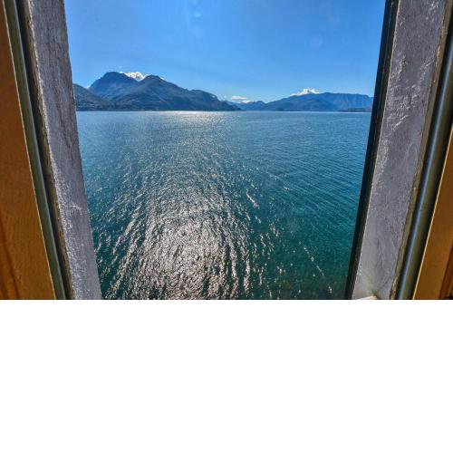 Acqua Vista Medieval Lake View Apartment