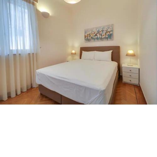 Acropolis #11 Apartment @Museum and Metro by Ermoufashionsuites