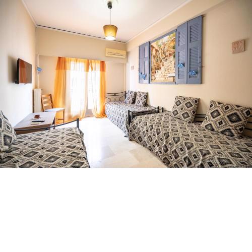 Acropolis Athens 1 bedroom 6 persons apartment.