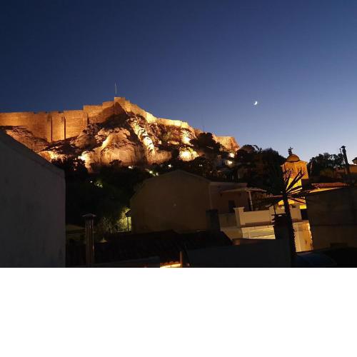 Acropolis Crib Spot