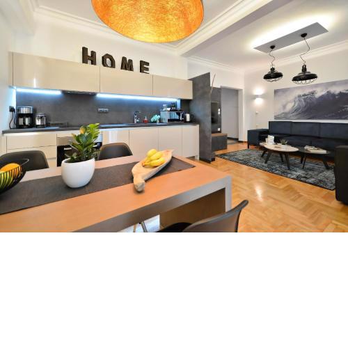 Acropolis Executive Suite