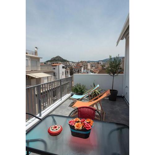 Acropolis Monastiraki Newly Renovated Apartment