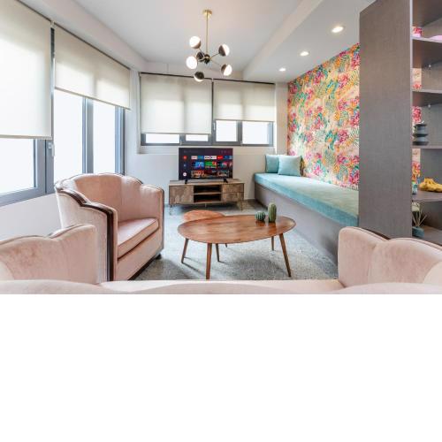 Acropolis Pop Art Apartment
