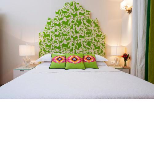 Acropolis TownHouseCo Suites
