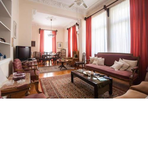 Acropolis Traditional House