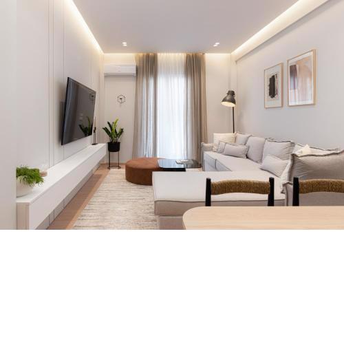 Acropolis White Key Residence