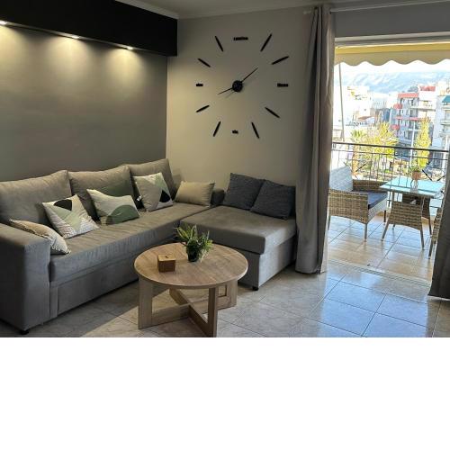 Acropolisview! Gazi luxury suite. 3” to metro.Direct airport and port