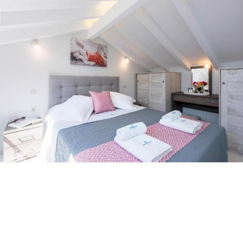 AD HOMES