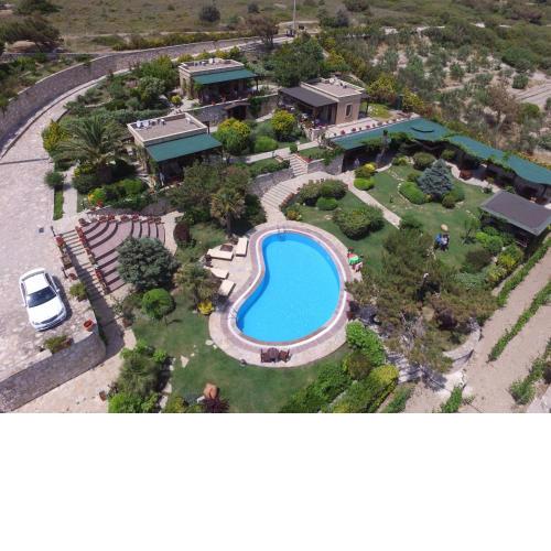 Ada Bacchus Hotel