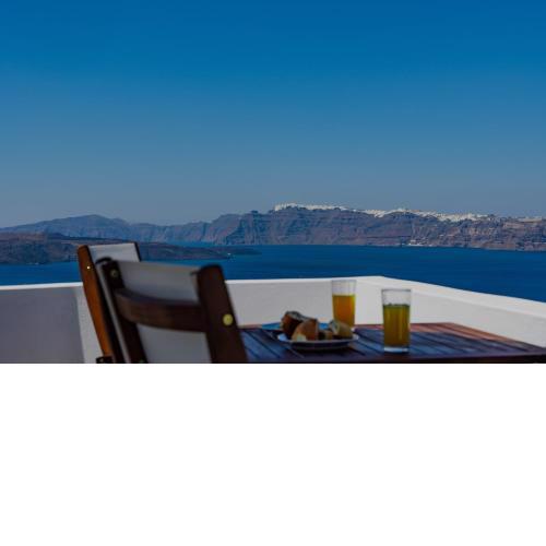 ADAMANTIOS VILLAS & SUITES