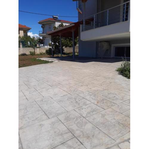 Ada's house