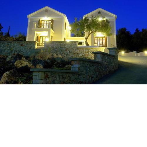 Adastra Ithaca Luxury Suites