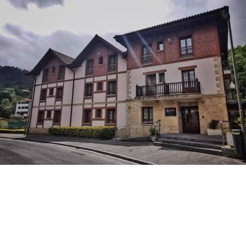 Adeko Hotel