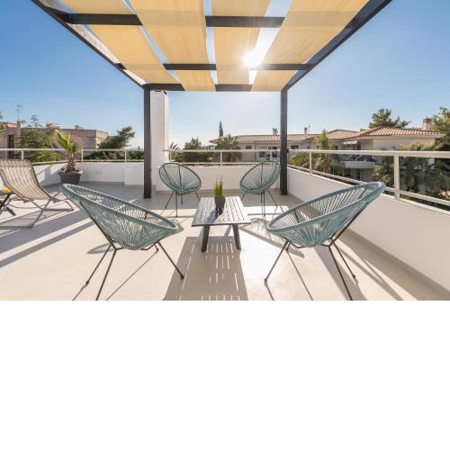 Adelos Maisonette Near Vouliagmeni Beach