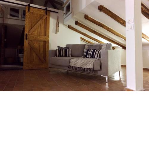 Adesis House