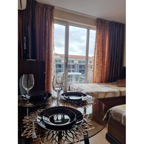 Admiral Plaza Apartment with swimming pool