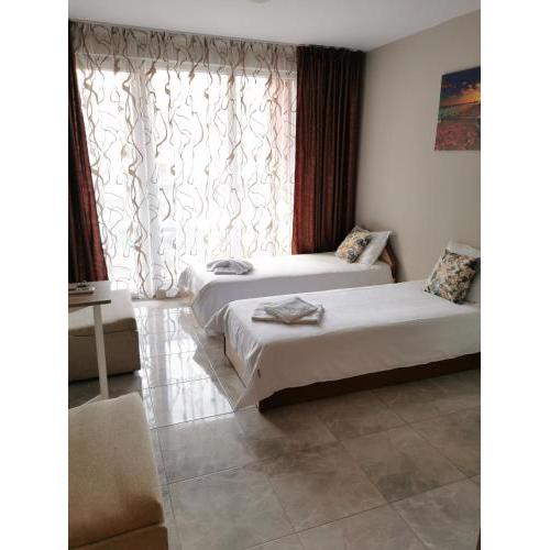 Admiral Plaza Sunrise Apartments C13