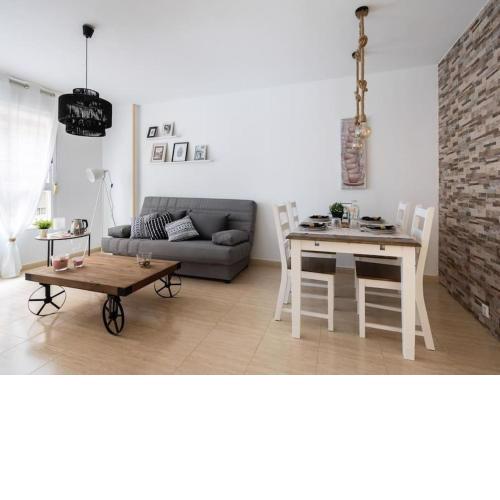 Adorable apartment 60m from the beach WIFI