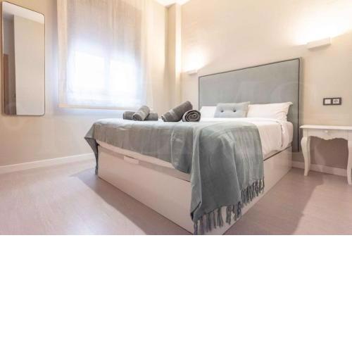 Adorable flat with pool & parking - Center