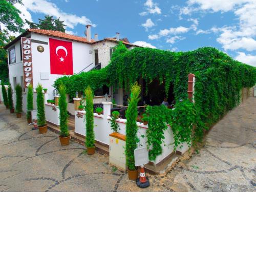 Ados Hotel