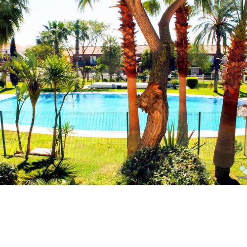Adosado con piscina comunitaria y jardín privado