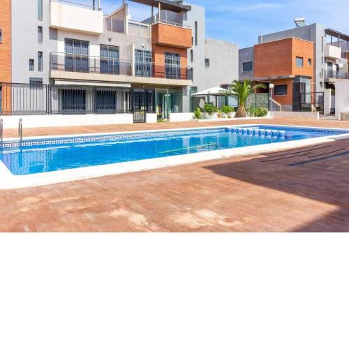 Adosado con piscina Torrevieja