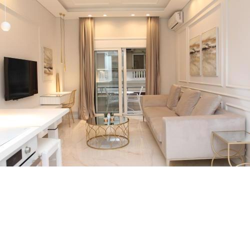 Adri & Marg luxury living