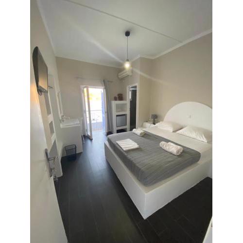 AEGEAN VIEW SEASIDE ROOMS AND STUDIOS KEA