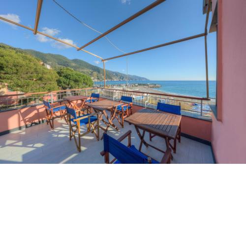 Affittacamere Lo Scoglio (Guesthouse)