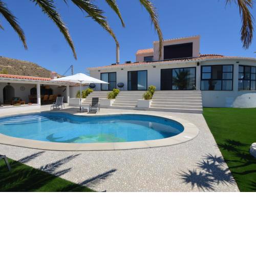 Affluent Villa in El Campello Alicante with Pool Sea Views